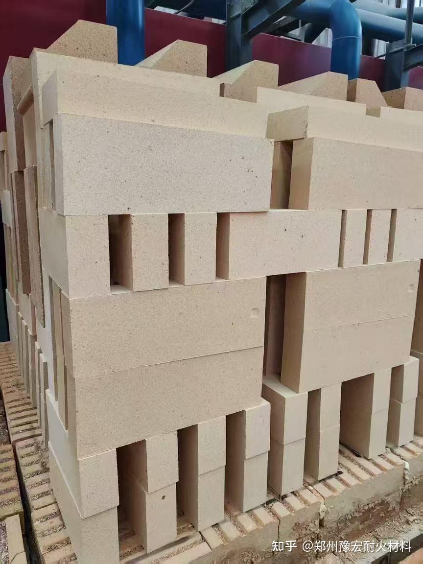 矿热电炉用耐火材料